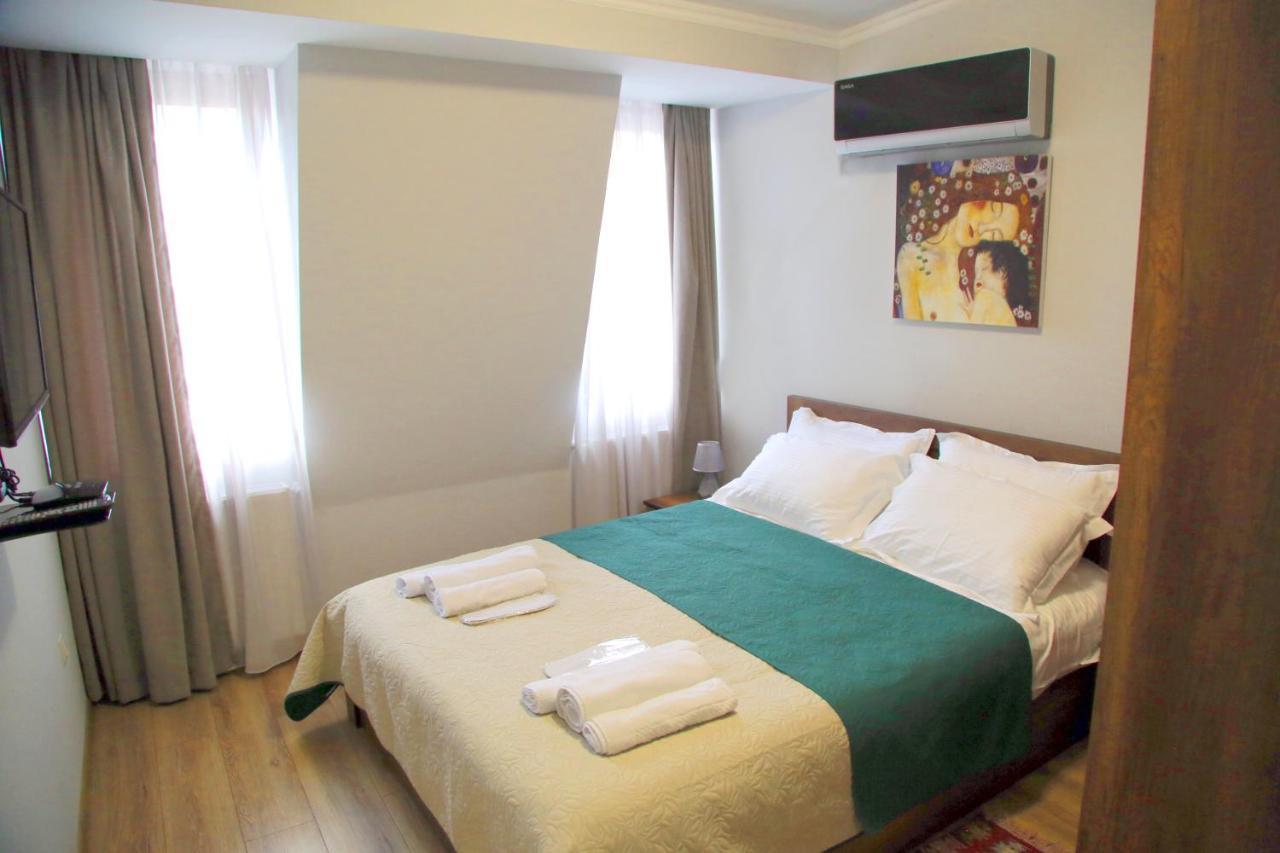 Family Apartments Tbilisi ภายนอก รูปภาพ