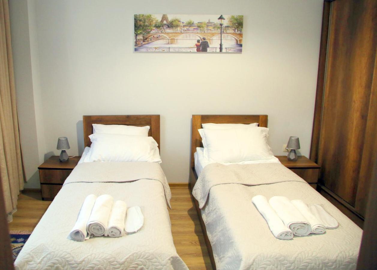 Family Apartments Tbilisi ภายนอก รูปภาพ